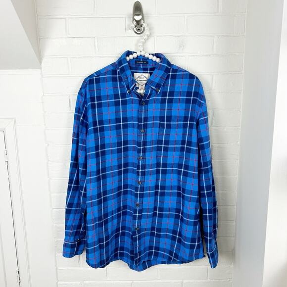 St. John's Bay Other - St. John’s Bay Blue Plaid Classic Fit Flannel Shirt Size M